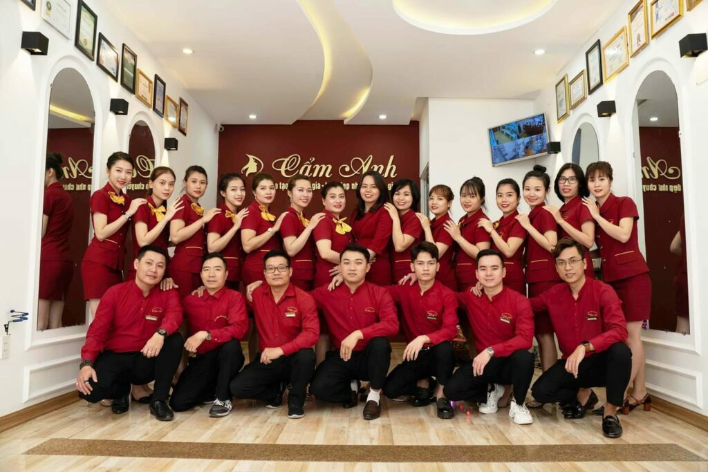trung tâm học chăm sóc sắc đẹp tại Đà Nẵng Cẩm Anh