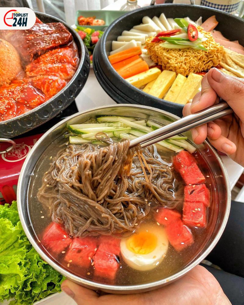 Tiệm mì lạnh Hàn Quốc Hà Nội - Maru Korean food & Dessert